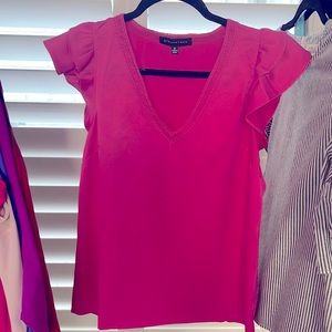 Gibson Look top with cute detail and sleeves!